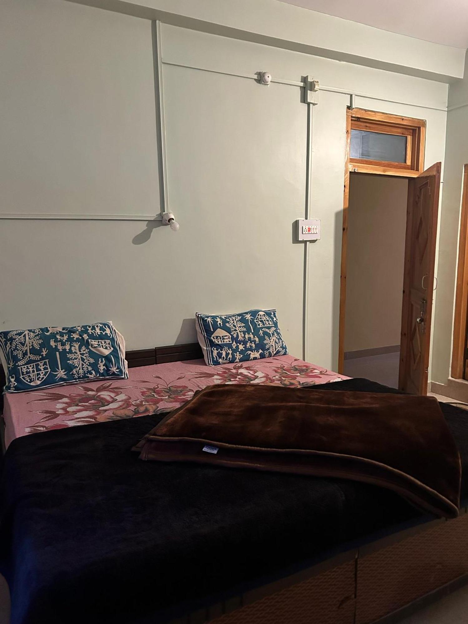 New Brahma Cafe Guest House Kalgha المظهر الخارجي الصورة