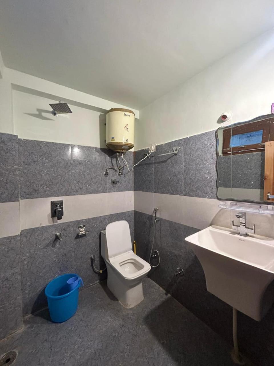 New Brahma Cafe Guest House Kalgha المظهر الخارجي الصورة